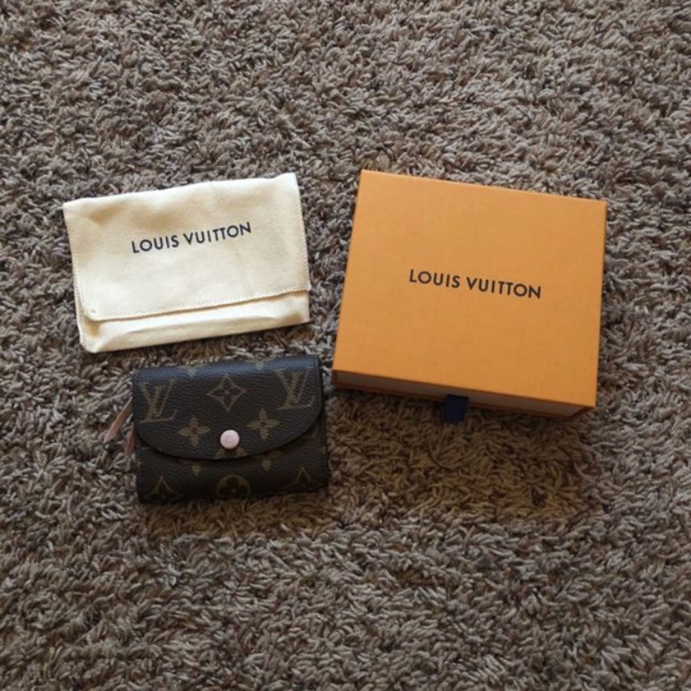 Limited edition Louis Vuitton coin purse - Picture 1 of 4
